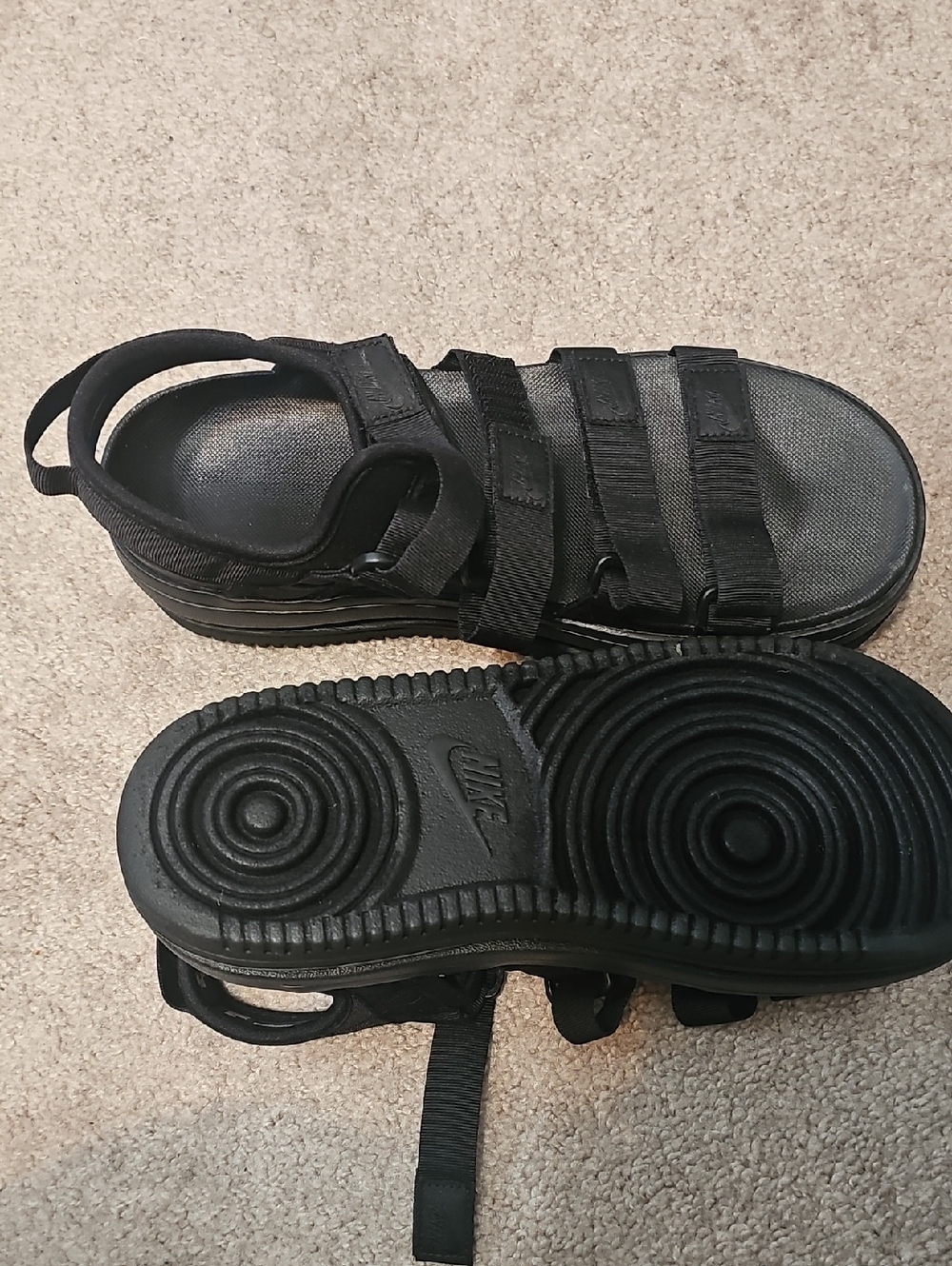 Nike  Black Adjustable Strap Sandals Womens Size 10 (never worn)